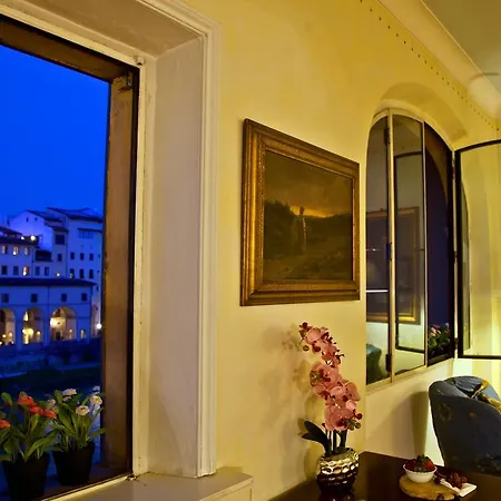 Ponte Vecchio Amazing View * Florence